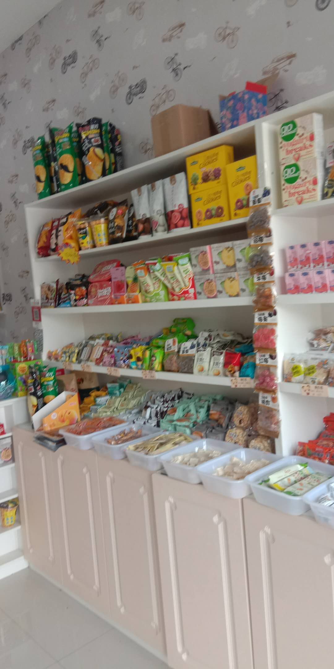 啵啵兔零食店